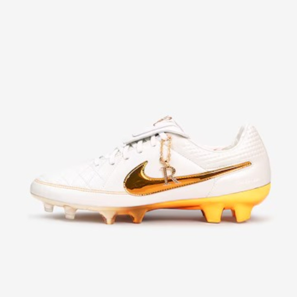 Nike Tiempo SE Ronaldinho Metallic Summit White Metallic Gold Coin — 43, Novo