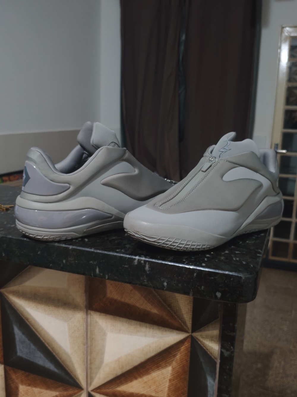 Converse Shai 001 Ares Grey — 44, Novo