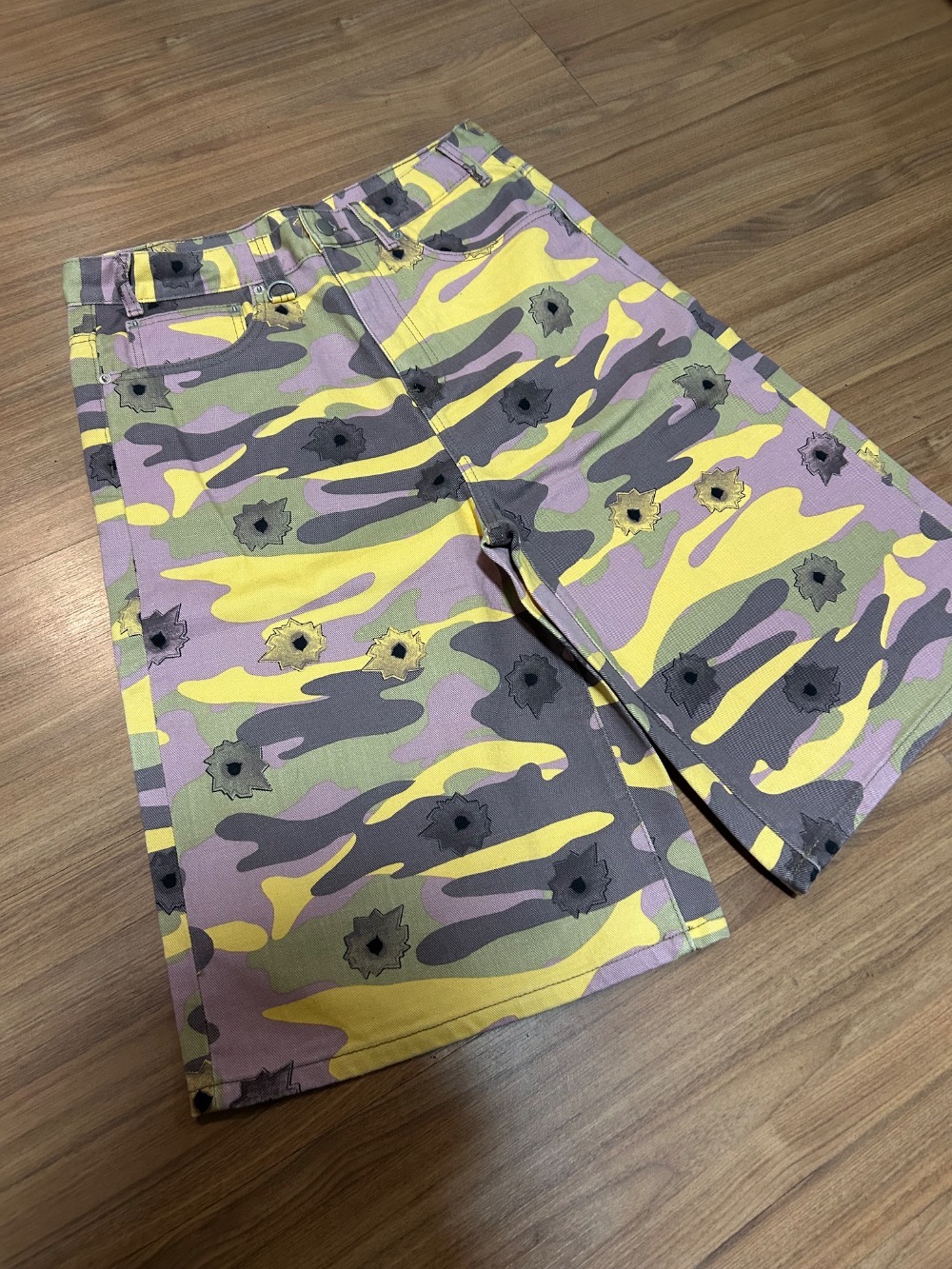 Jorts Bravest Studios Paris Camo — 42, Novo