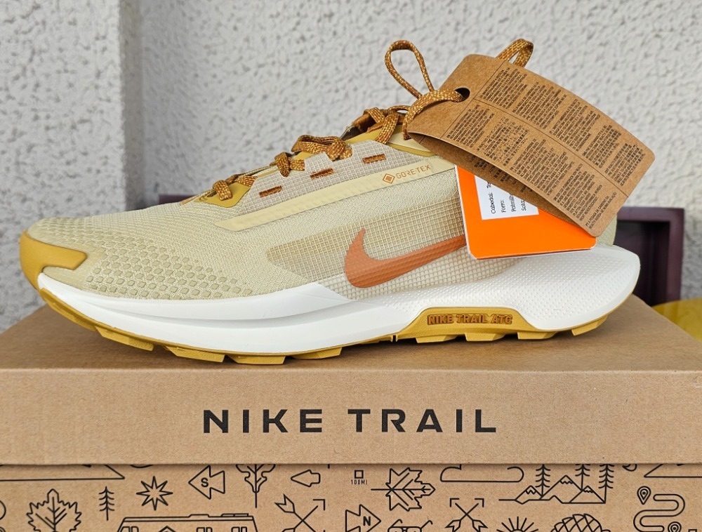 Nike Pegasus Trail 5 GORE-TEX Team Gold Desert Ochre