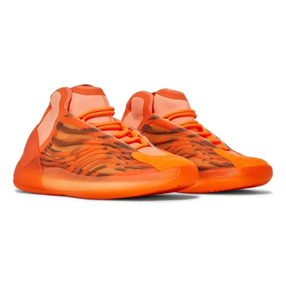 Yeezy QNTM Hi-Res Orange — 43, Novo