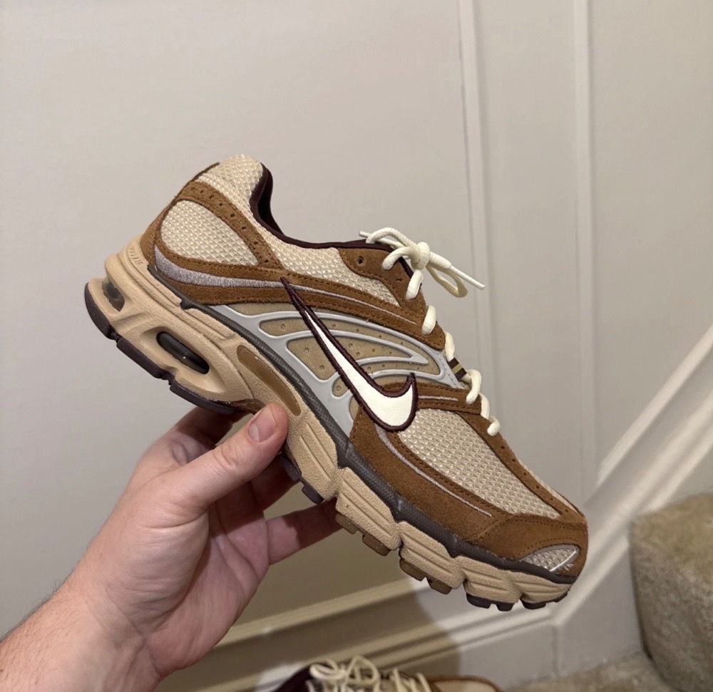 Nike Air Max Moto 2K Light British Tan Cream — 42, Novo