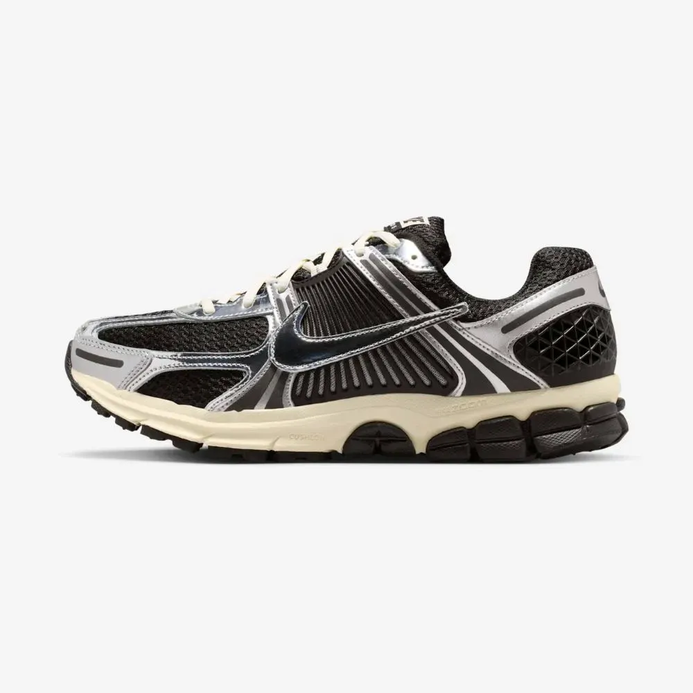 Nike Zoom Vomero 5 Black Metallic Silver foto 1