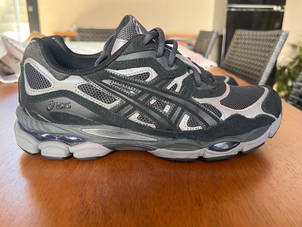 Asics Gel-NYC 2.0 Graphite Grey Black — 41.5, Usado