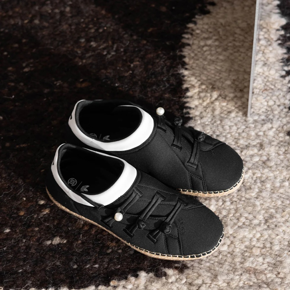 CLOT x adidas QI Flow Core Black Cloud White — 34 / 35 / 36 / 37 / 38 / 42 / 43 / 44, Novo