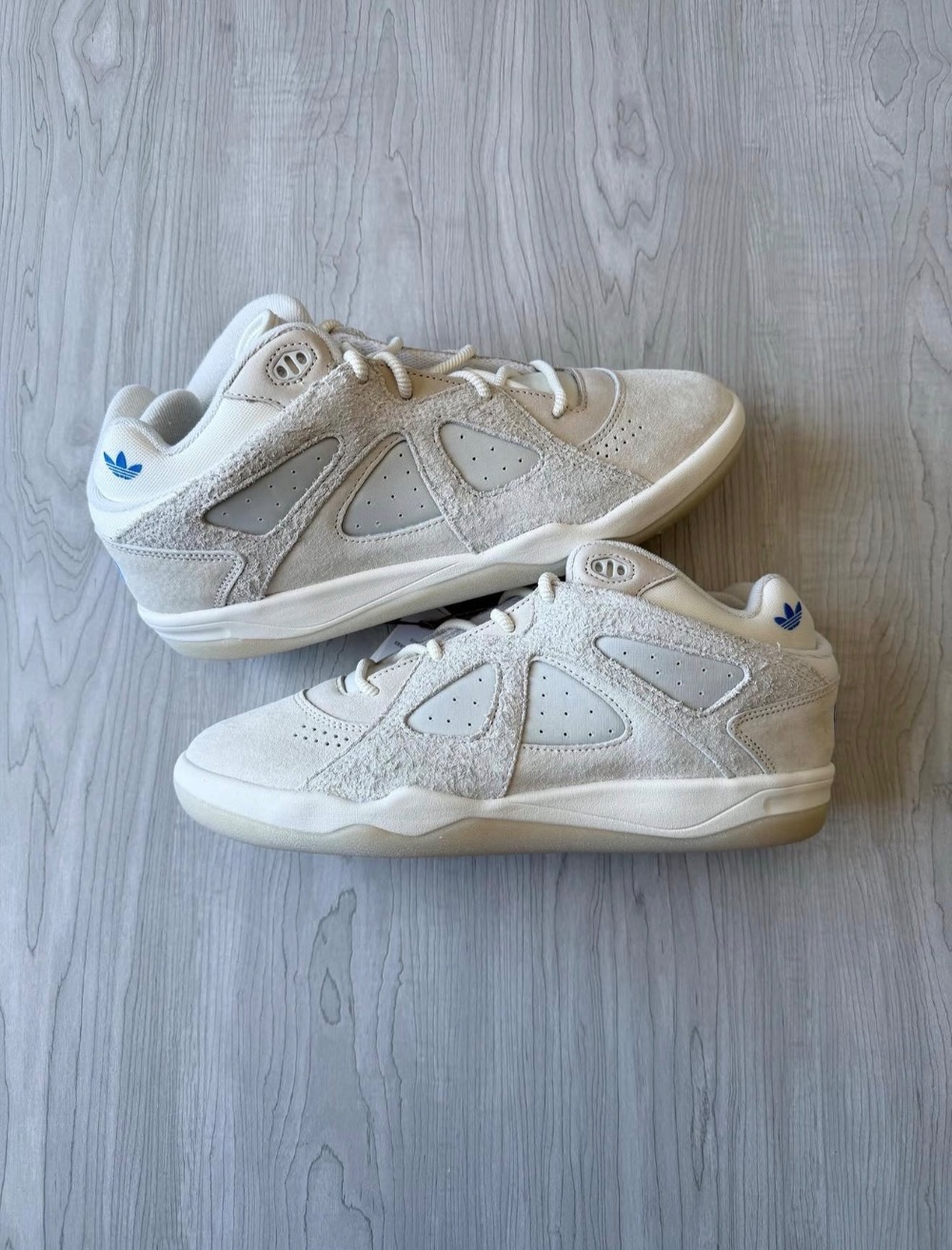 Bad Bunny x adidas BadBo 1.0 Chalk White Talc — 37, Novo