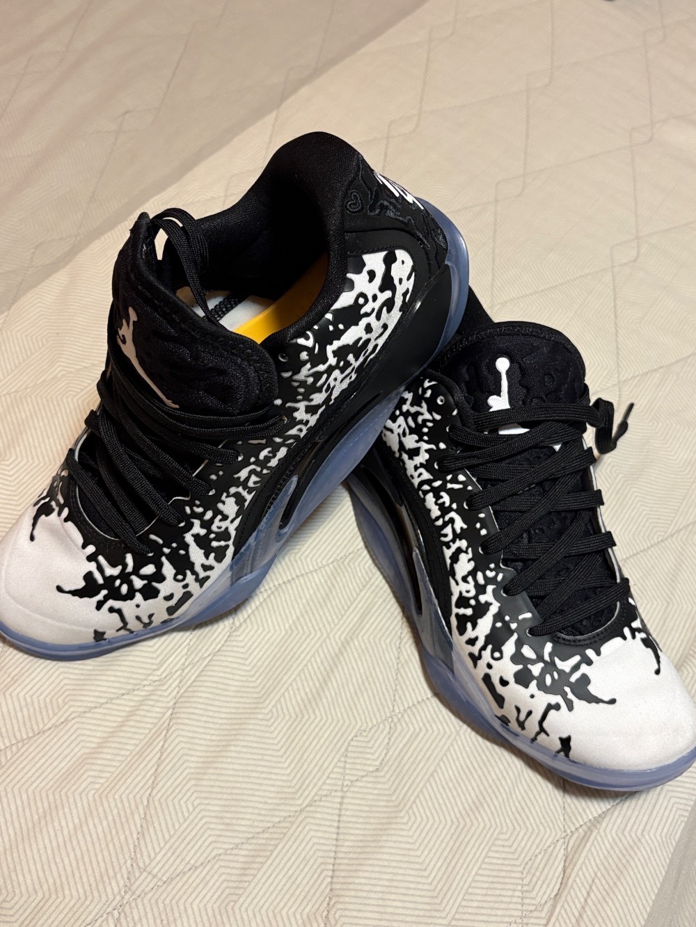 Air Jordan Zion 3 Black White