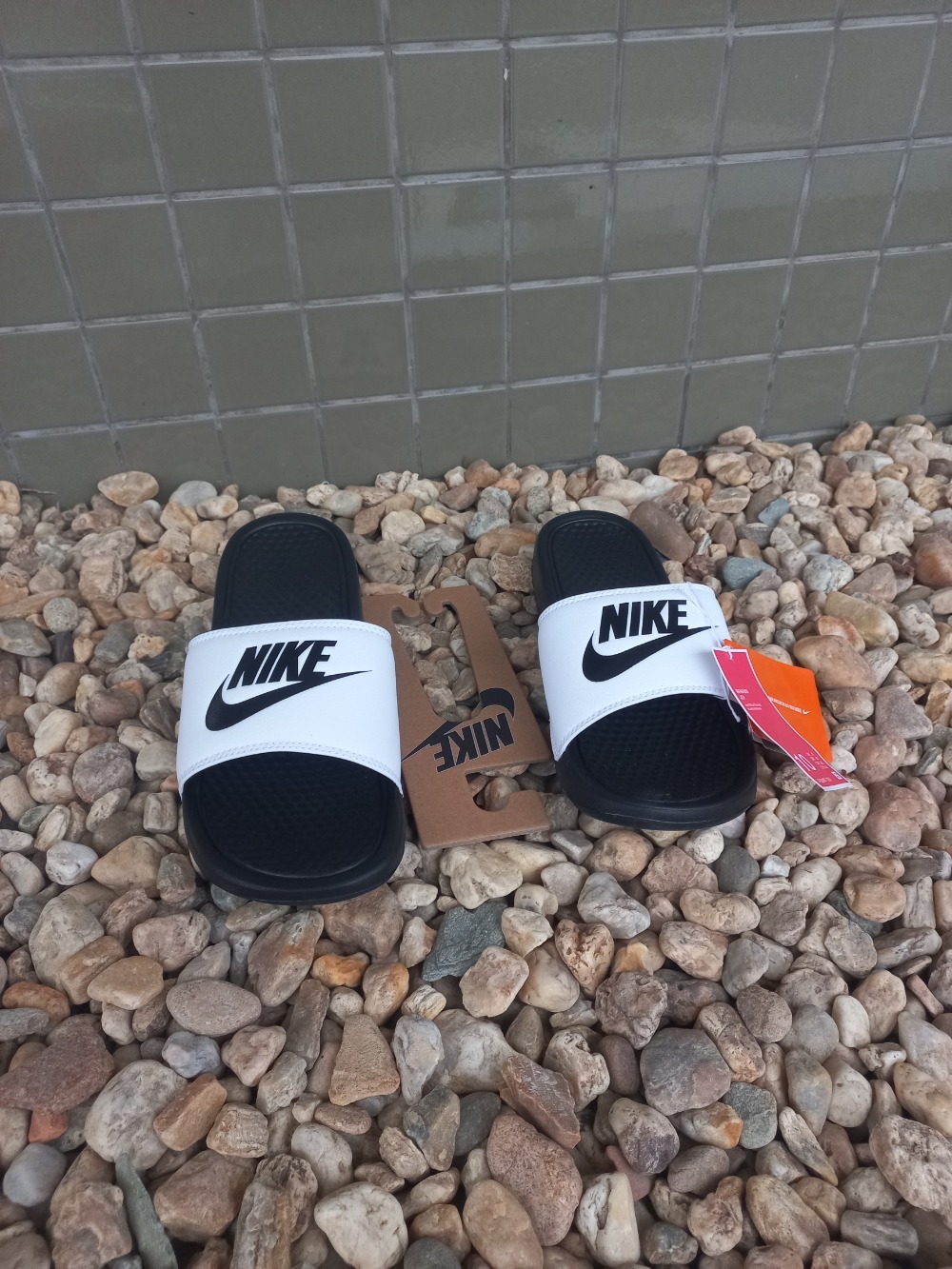 Nike Victori One White Black