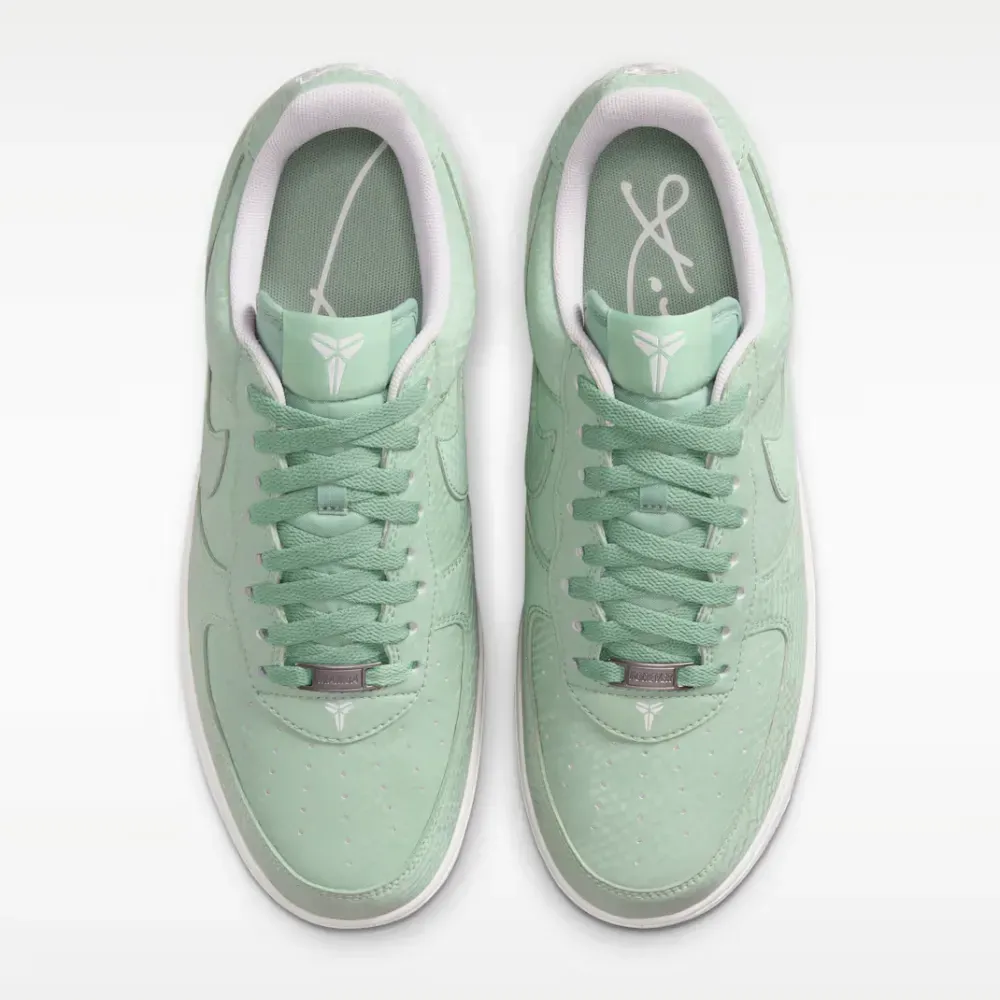 Imagem Kobe Bryant x Nike Air Force 1 Low Forever Steam