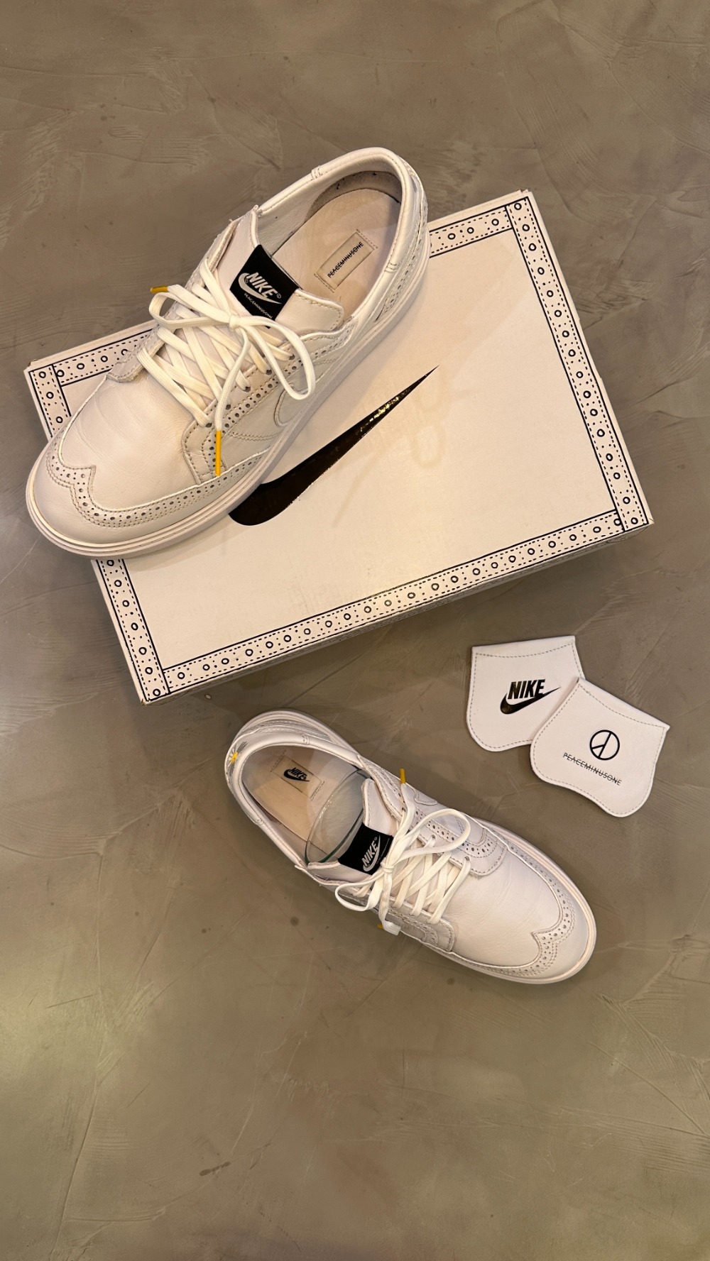 G-Dragon x Nike Kwondo 1 White — 42.5, Usado