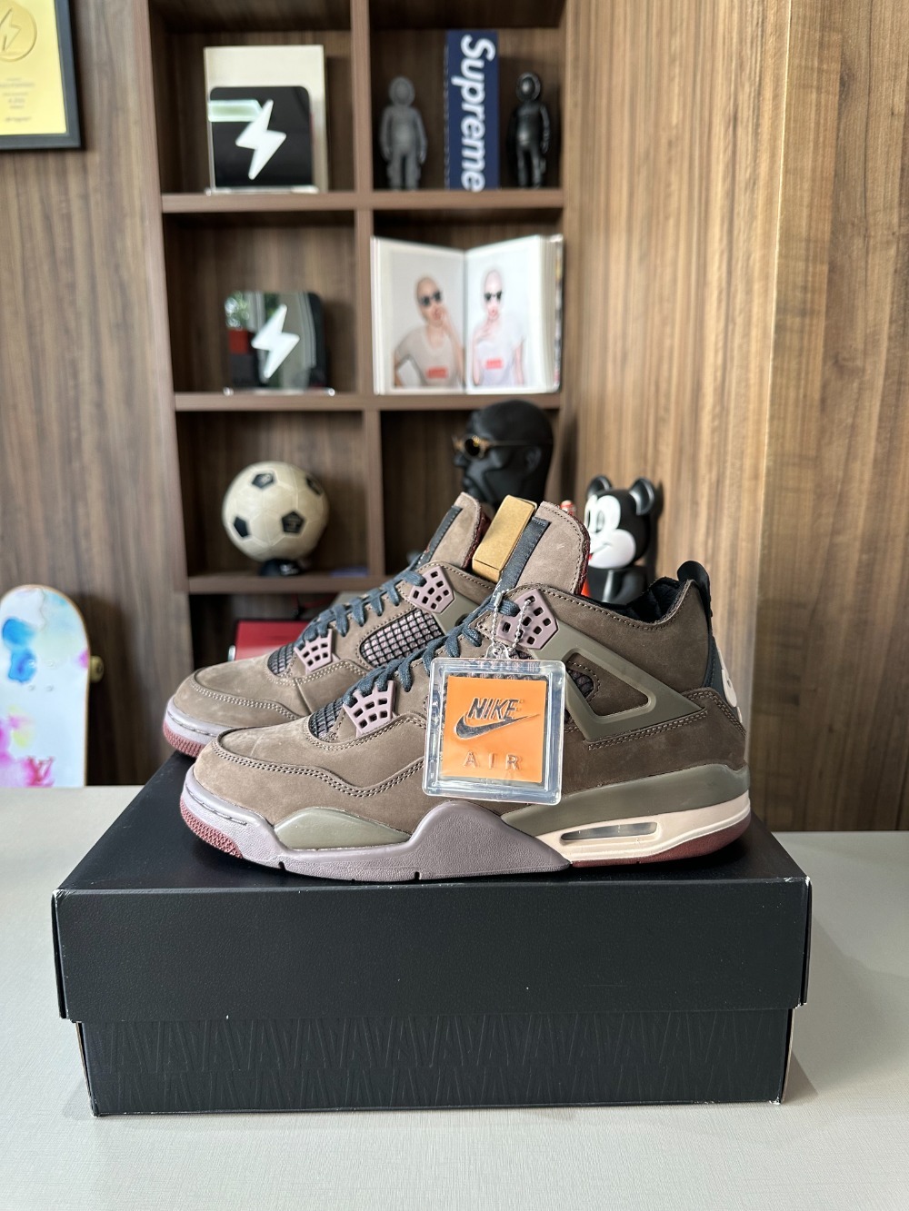 A Ma Manière x Air Jordan 4 Dark Mocha — 40, Novo