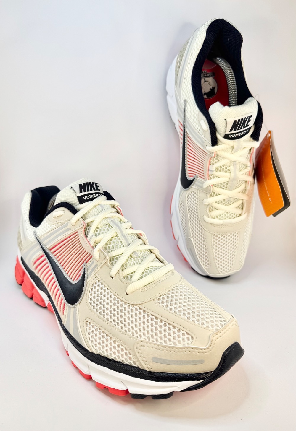 Nike Zoom Vomero 5 Light Orewood Brown Bright Crimson Sail Black