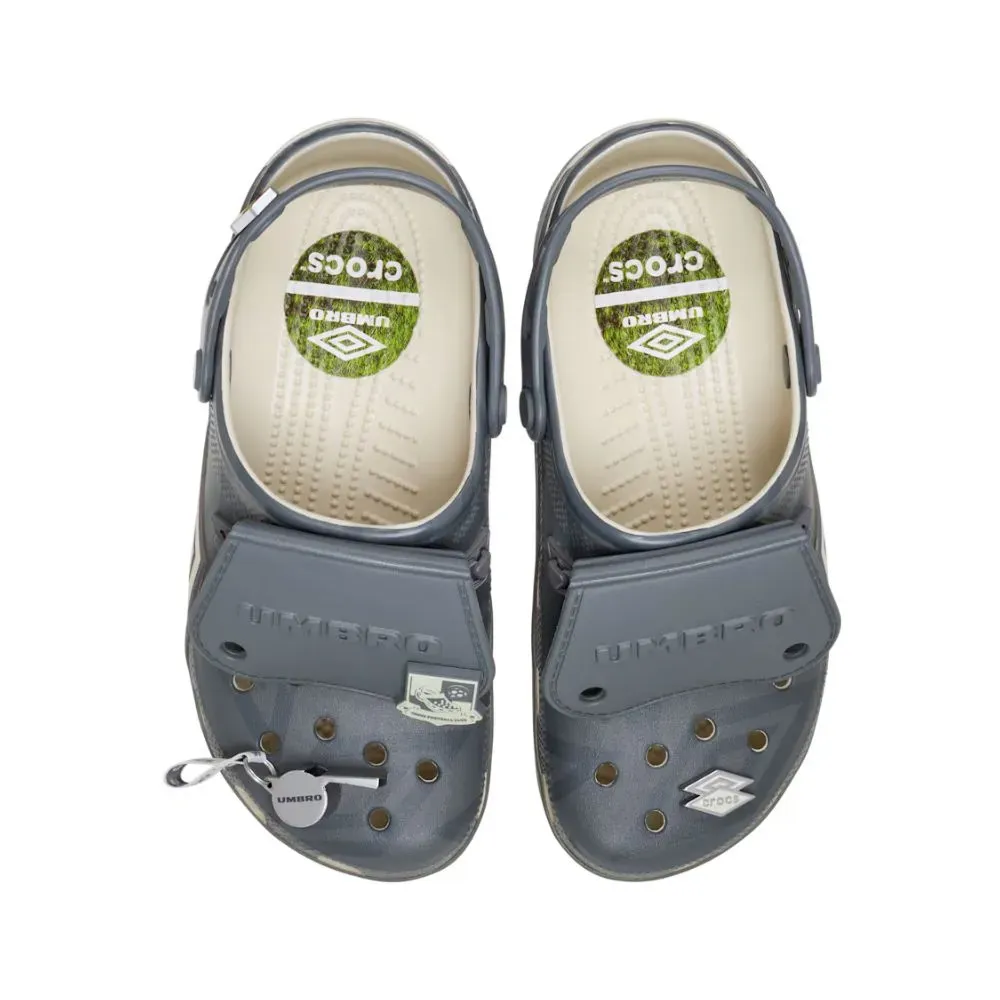 靴 Umbro x Crocs Classic Clog Bone Umbro x Crocs Classic Clog Bone Slate Grey - Droper