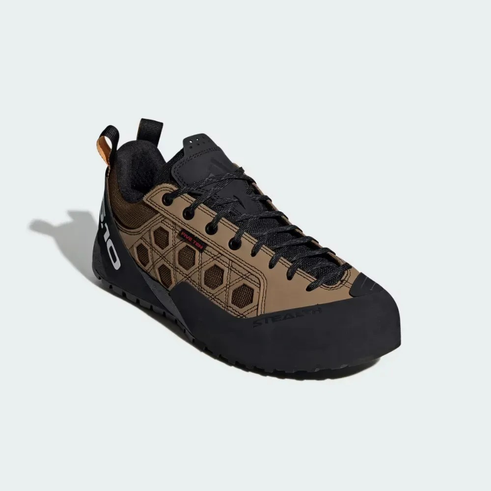 adidas Guidetennie Cardboard Cloud White Core Black — 37 / 39 / 40 / 41, Novo
