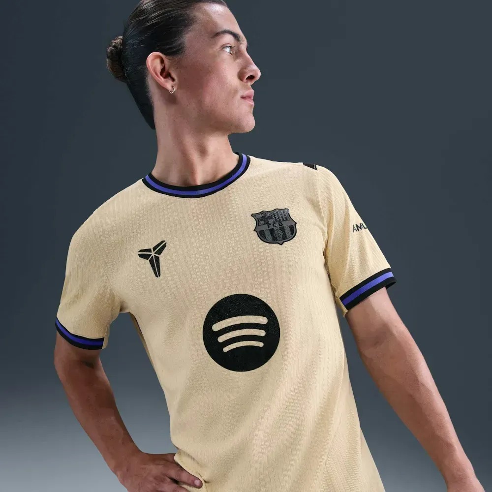 Barcelona F.C x Kobe x Nike Camiseta Jogador 2025/26 Beige — P / M / G / XG / XXG, Novo
