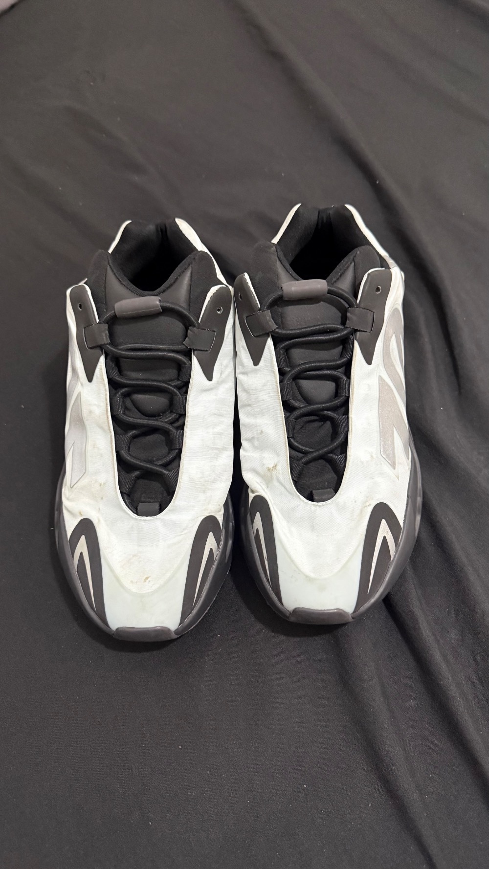 Yeezy Boost 700 MNVN Geode
