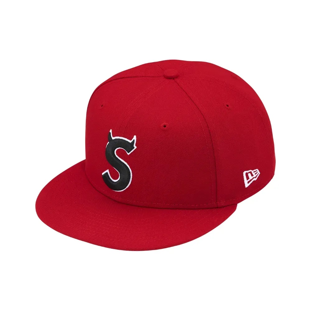 New Era x Supreme Boné Devil S Logo Red SS26-W10 - Droper