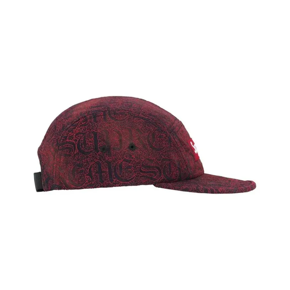 Boné Supreme Stitched Old English Denim Camp Red SS26-W10 - Droper