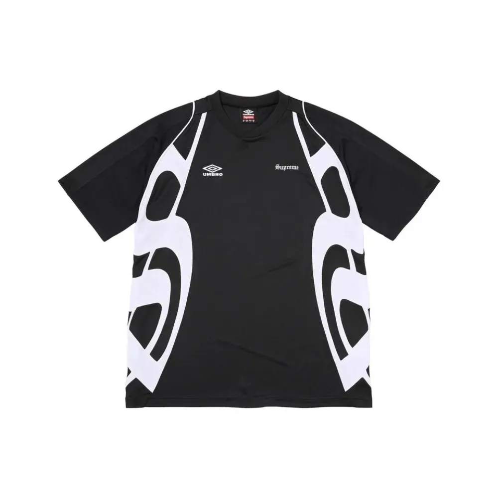 Umbro x Supreme Camiseta Old English Soccer Jersey Black SSS26-W10