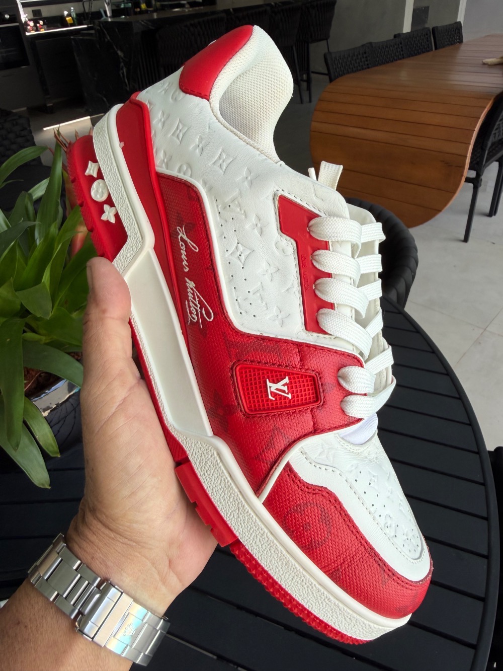 Louis Vuitton LV Trainer Red White — 41.5 / 42, Usado
