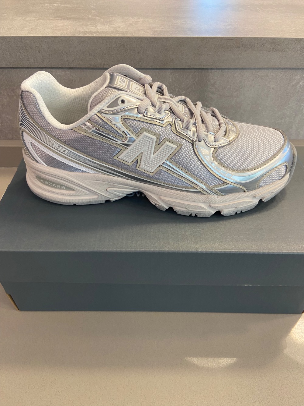 New Balance 740 Silver