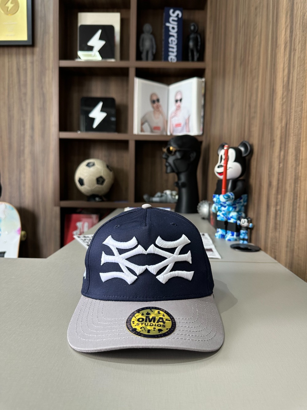 Boné oMA Studios NY NY Blue Grey — Único, Novo