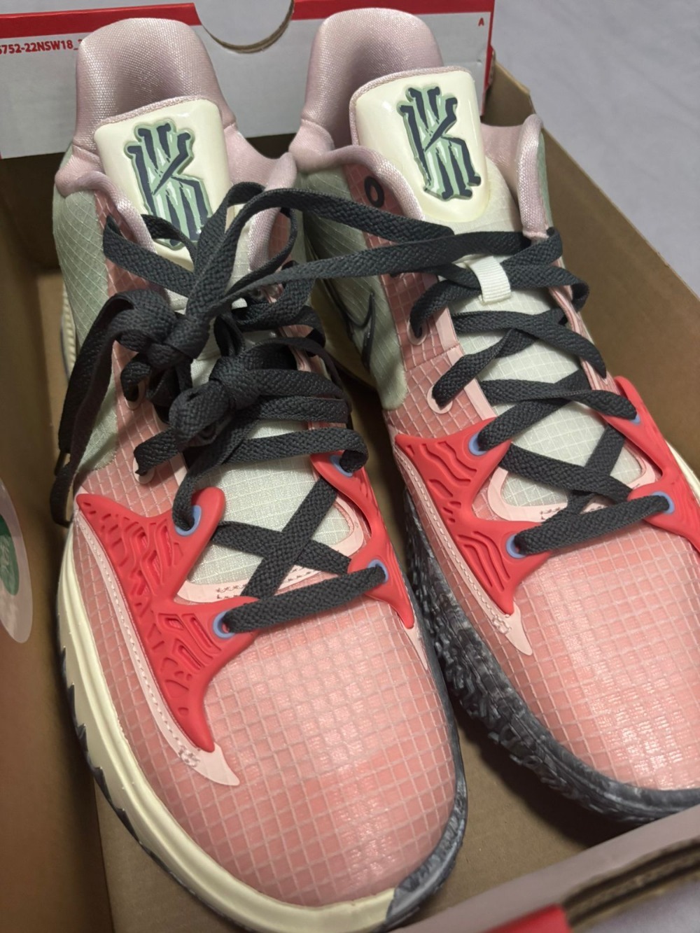 Nike Kyrie 4 Low Pale Coral — 43, Novo