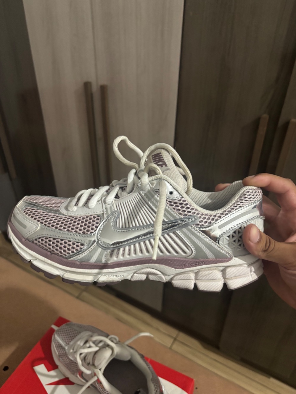 Nike Zoom Vomero 5 Metallic Silver Platinum Violet