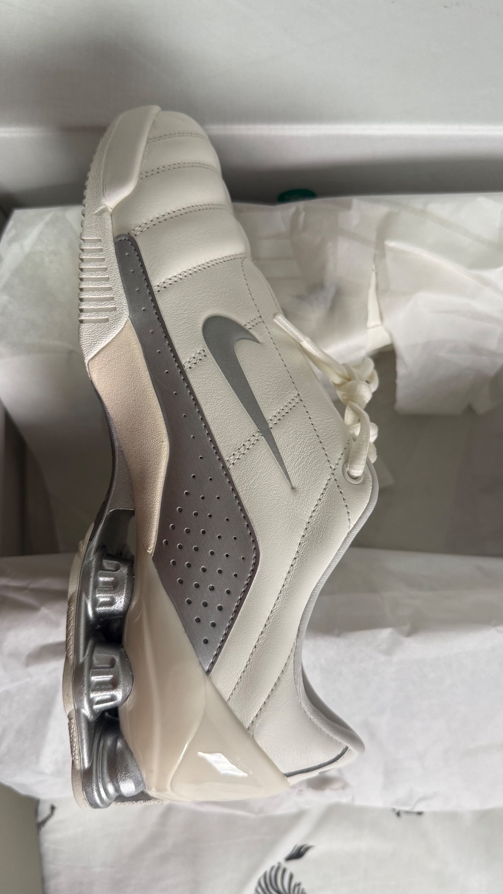 Nike Total 90 Shox Magia Sail Metallic Silver — 42, Novo