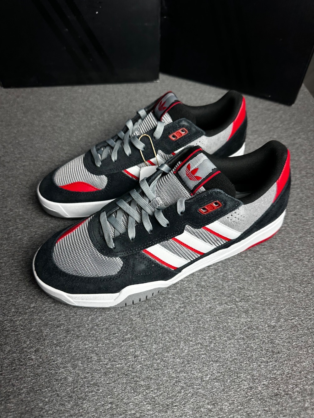 Tênis Adidas vintage tekkira cup cblack/ftwwht/betsca