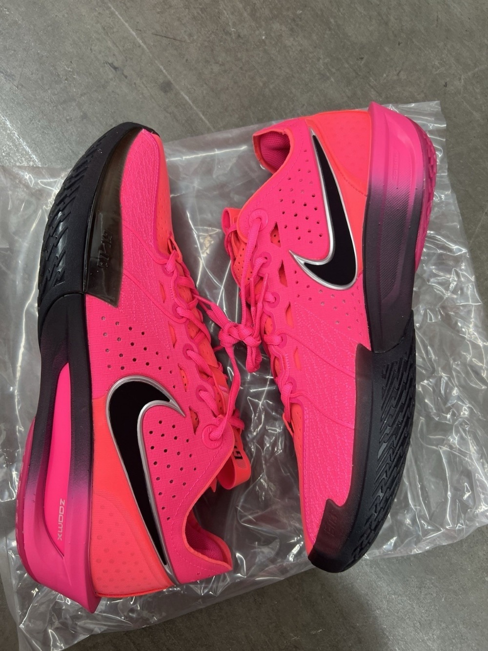 Nike Zoom GT Cut 3 EP Hyper Pink — 38 / 39 / 39.5 / 40 / 40.5 / 41 / 42 / 42.5 / 43, Novo