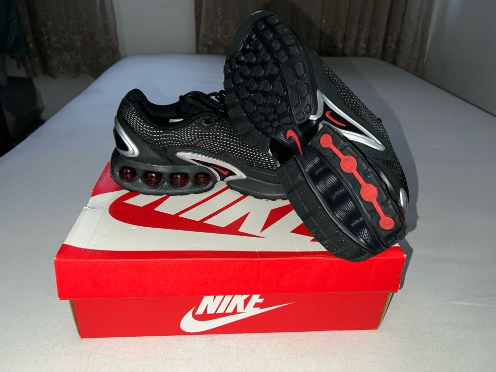 Nike Air Max Dn Black Metallic Silver Red