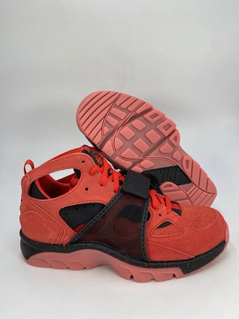 Nike Air Trainer Huarache Challenge Red — 38 / 39 / 47, Novo