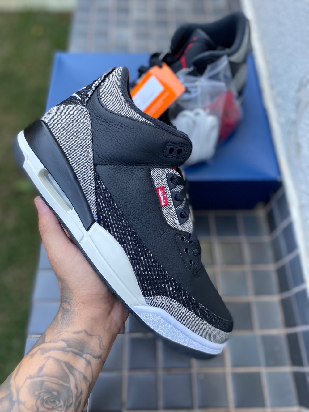Levi's x Air Jordan 3 Black White — 43, Novo