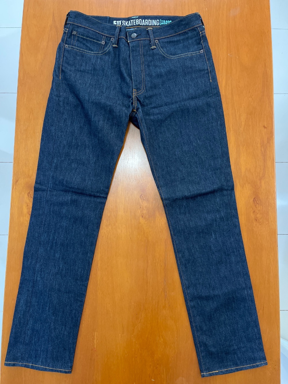 Calça Levi's 511 Nike Team Edition