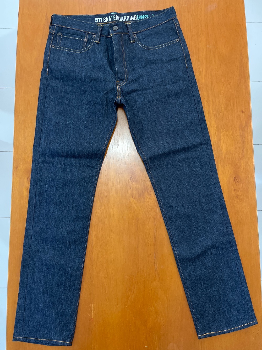 Calça Levi's 511 Nike Team Edition