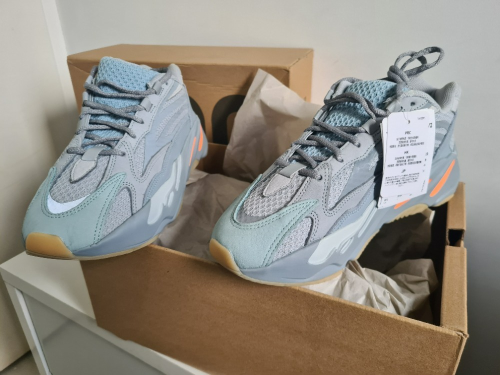 Yeezy 700 v2 Inertia