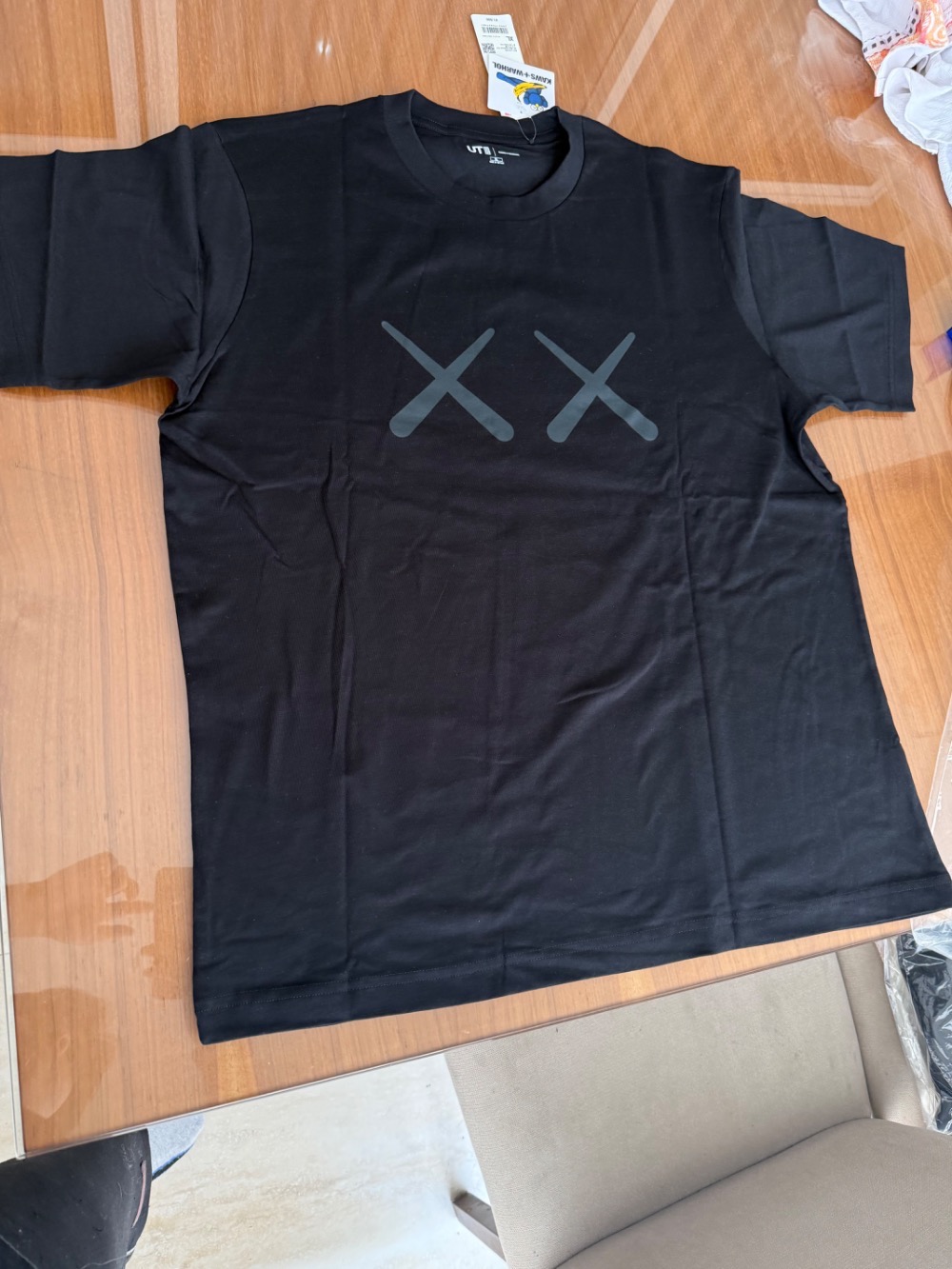 Uniqlo x KAWS Camiseta Warhol UT Graphic Black