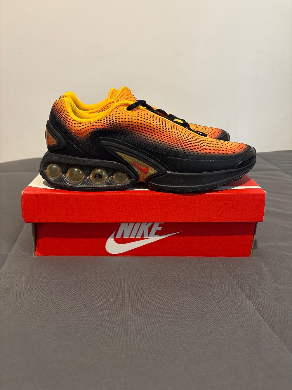 Nike Air Max DN SE Laser Orange Comet Red