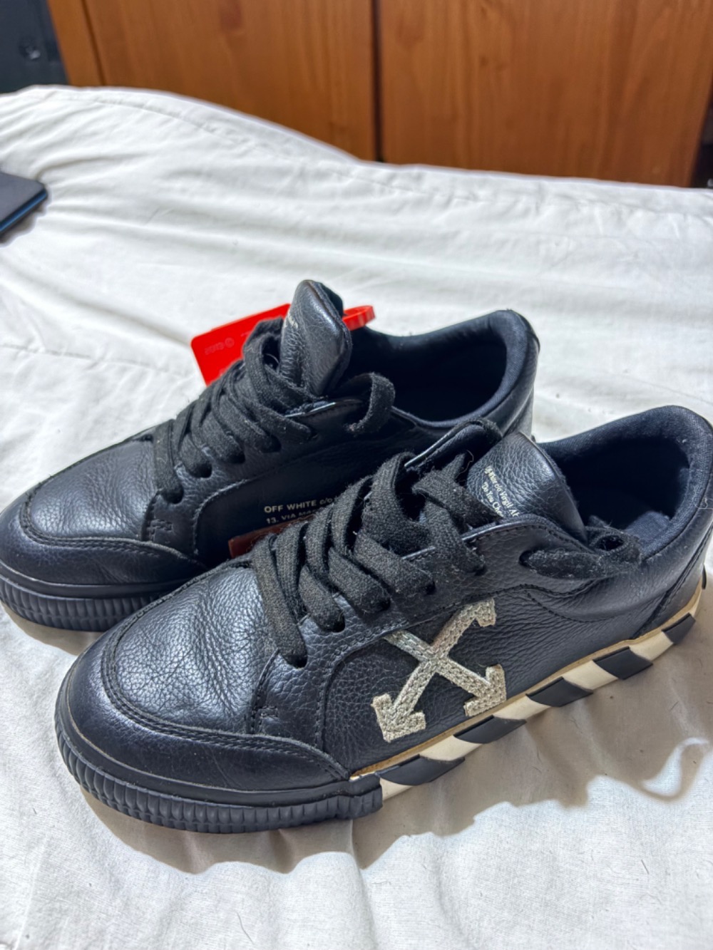 Off-White Vulcanized Low Black