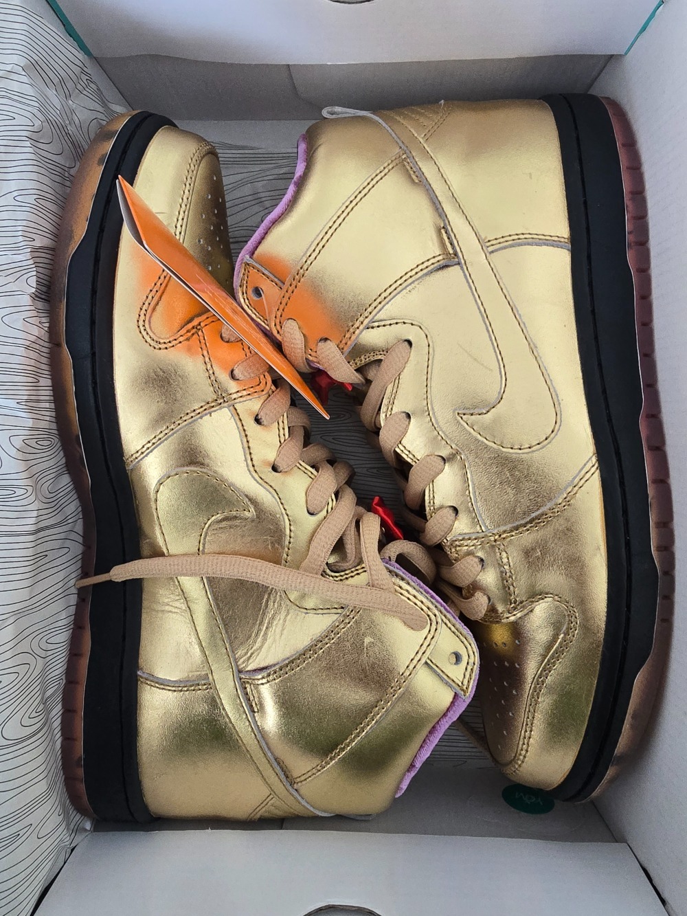 Nike SB Dunk High Humidity Metallic Gold