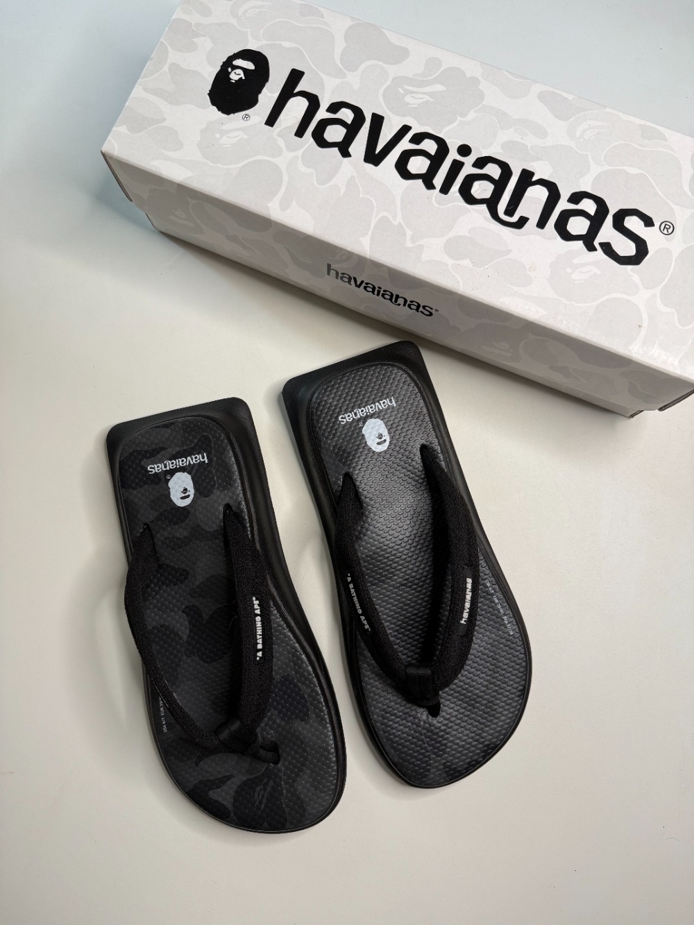 Bape x Havaianas Tradi Zori Black Camo — 37, Novo