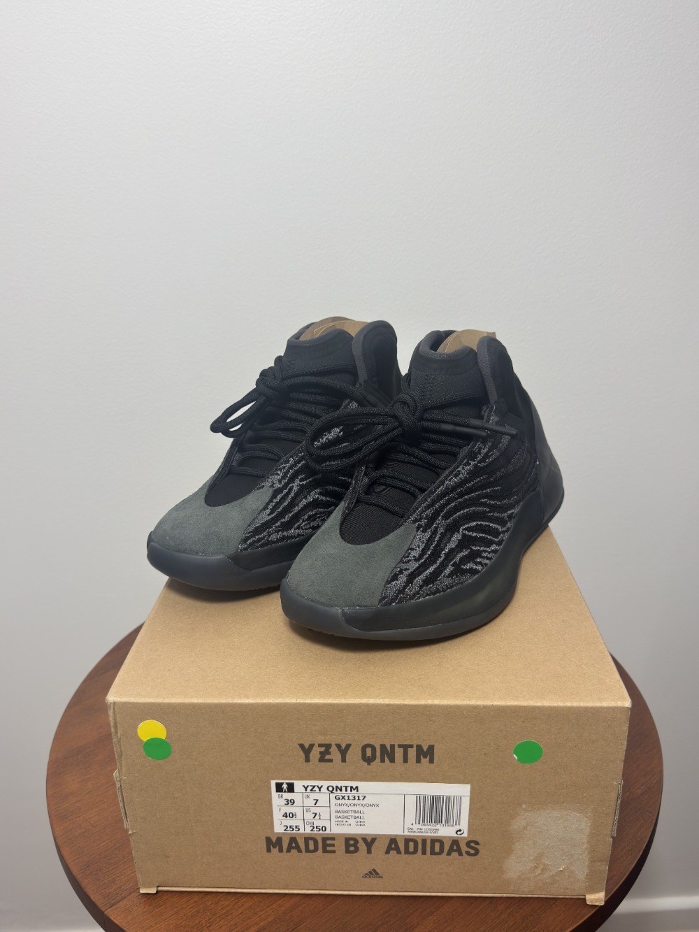 Yeezy QNTM Onyx