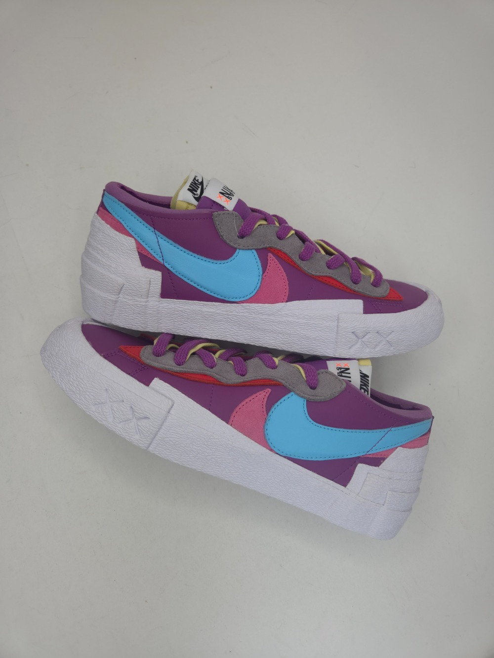 sacai x KAWS Nike Blazer Low Purple Dusk — 41, Novo