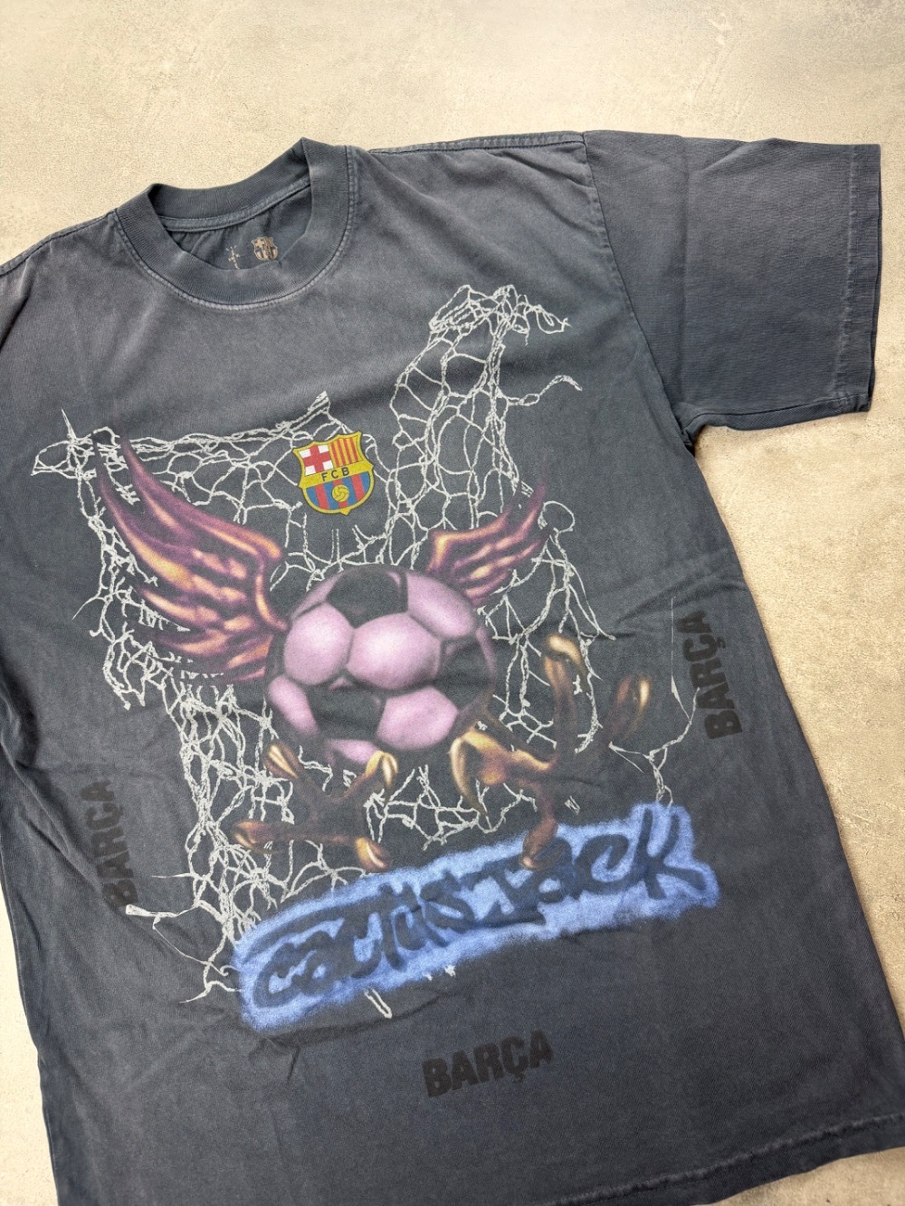 FC Barcelona x Travis Scott Washed Spray Logo Black — M, Novo
