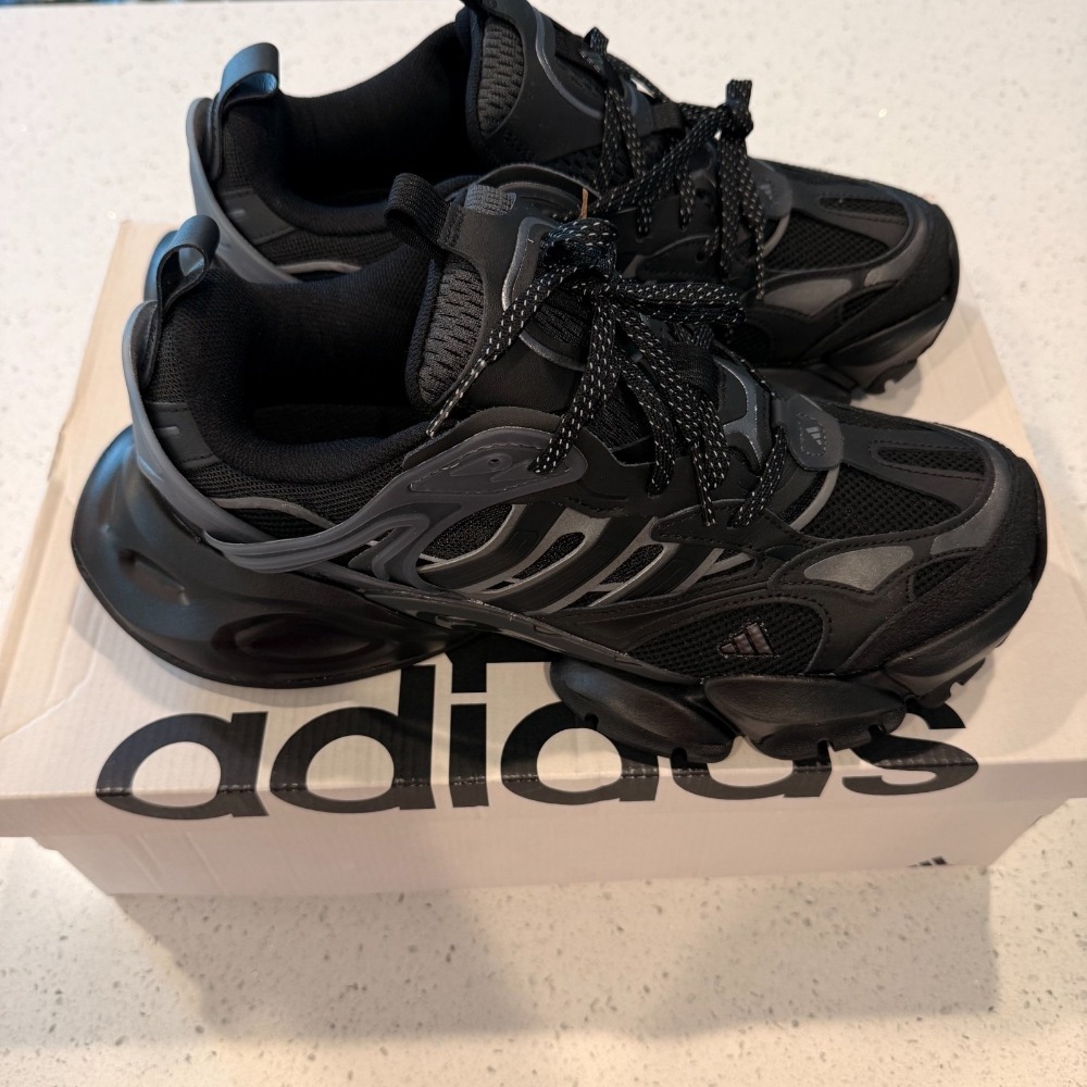adidas XLG Runner Deluxe Black Grey — 34 / 35 / 36 / 37 / 38 / 39 / 39.5 / 40 / 40.5 / 41 / 42 / 42.5, Novo