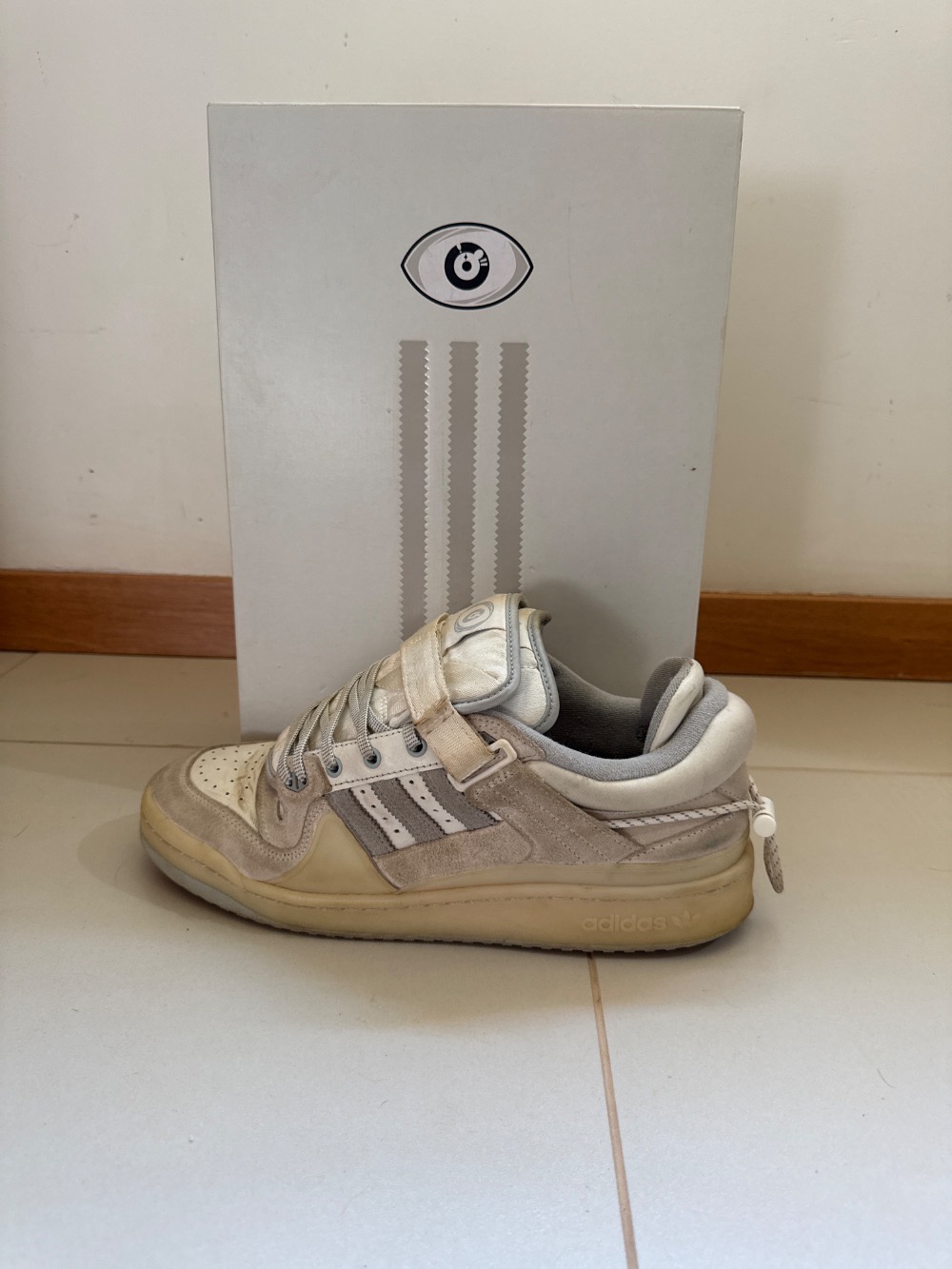 Bad Bunny x adidas Forum Buckle Low White — 43, Usado