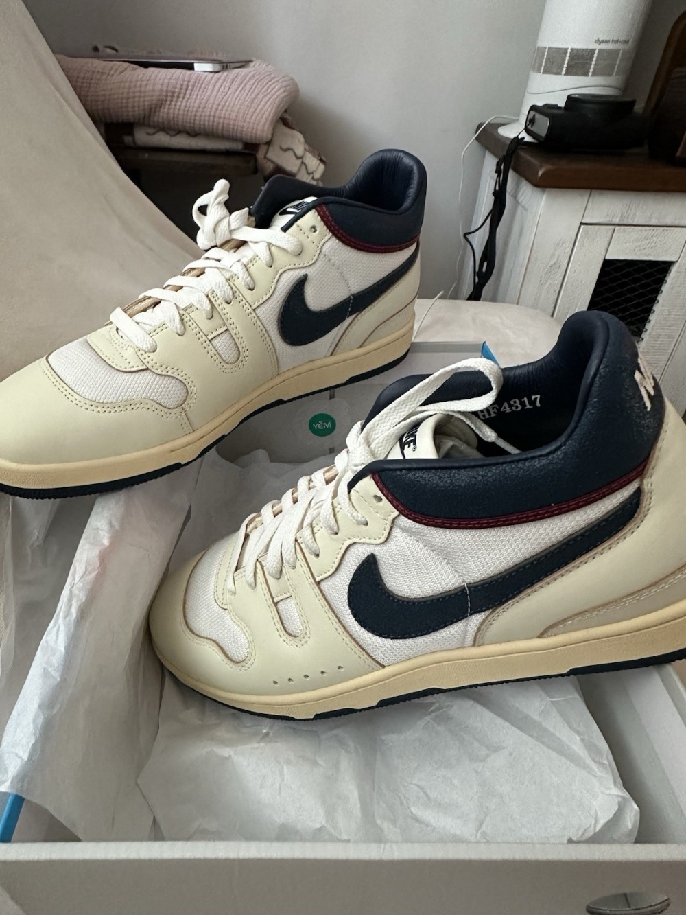 Nike Mac Attack Premium Coconut Milk and Midnight Navy — 37.5 / 38 / 39 / 39.5 / 40 / 40.5 / 41 / 42 / 42.5 / 43 / 44, Novo