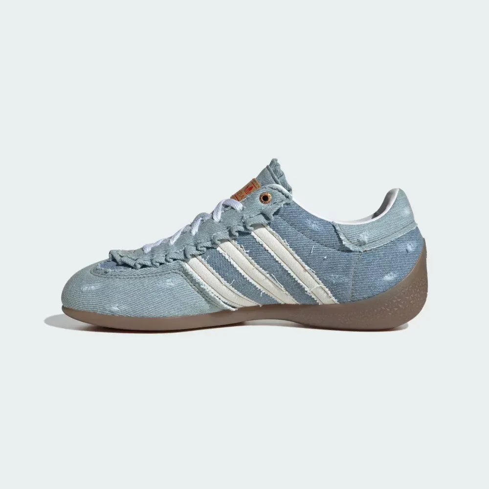 atmos x adidas Handball Spezial Lo Pro LT Blue Cloud White Gum foto 3