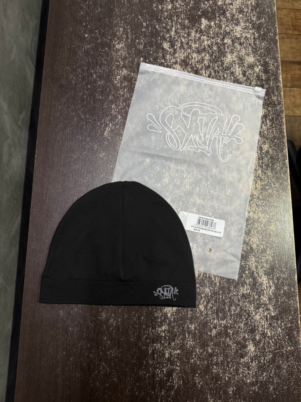 SYNA WORLD BEANIE BLACK